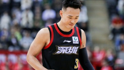 欧亿体育app下载-深圳大胜1-0浙江：贺希宁32+5总分升队史第二 史密斯27+9