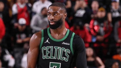 欧亿体育app下载-NBA官方罚单：杰伦-布朗出局抨击该调查3名裁判 被罚款5万美元