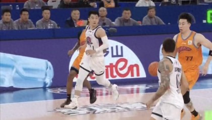 欧亿体育-客场惜败上海男篮，山东拼至最后，只差临门一步翻盘